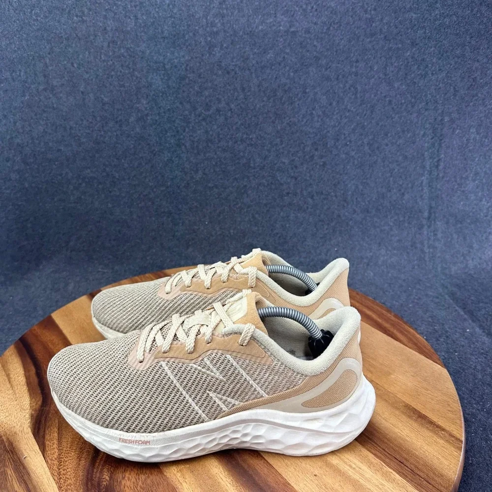New Balance Fresh Foam Arishi V4 Shoes Womens 8 Beige Running Sneakers WARISAD4